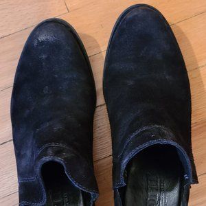 Born Shoe Boot -- Black Distressed Suede